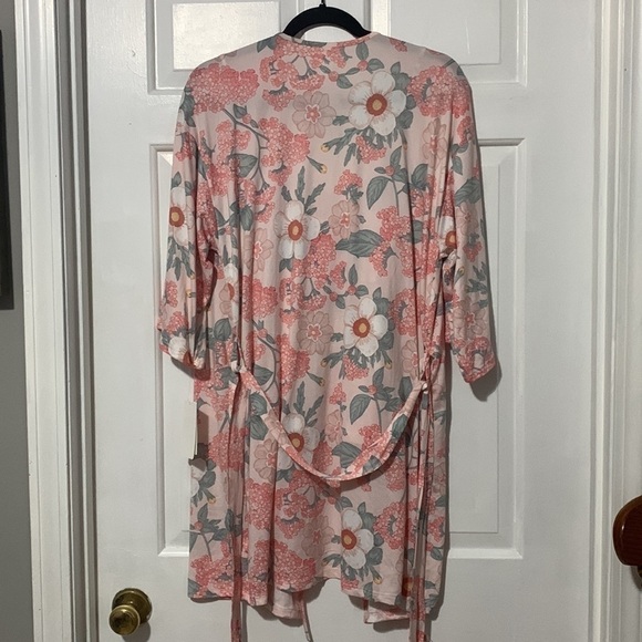 NWT Flora Nikrooz pink and green floral cami and robe set - Picture 4 of 14